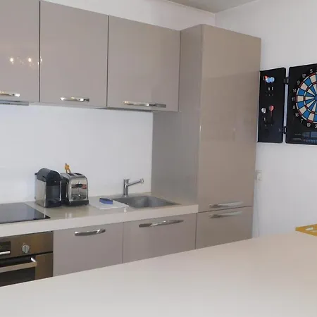 Apartmán Charming Air-conditioned 2-bedroom 'le Riviera' With Parking *