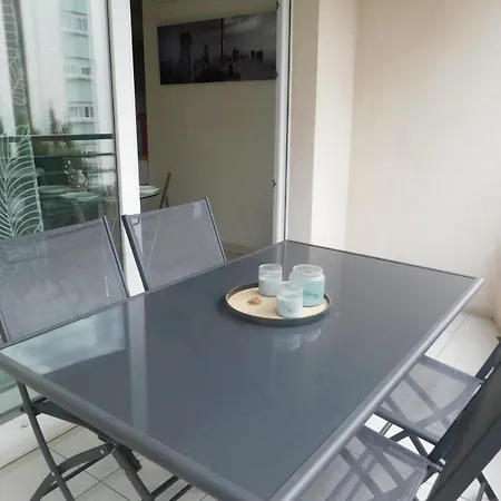 Charming Air-conditioned 2-bedroom 'le Riviera' With Parking Apartmán *